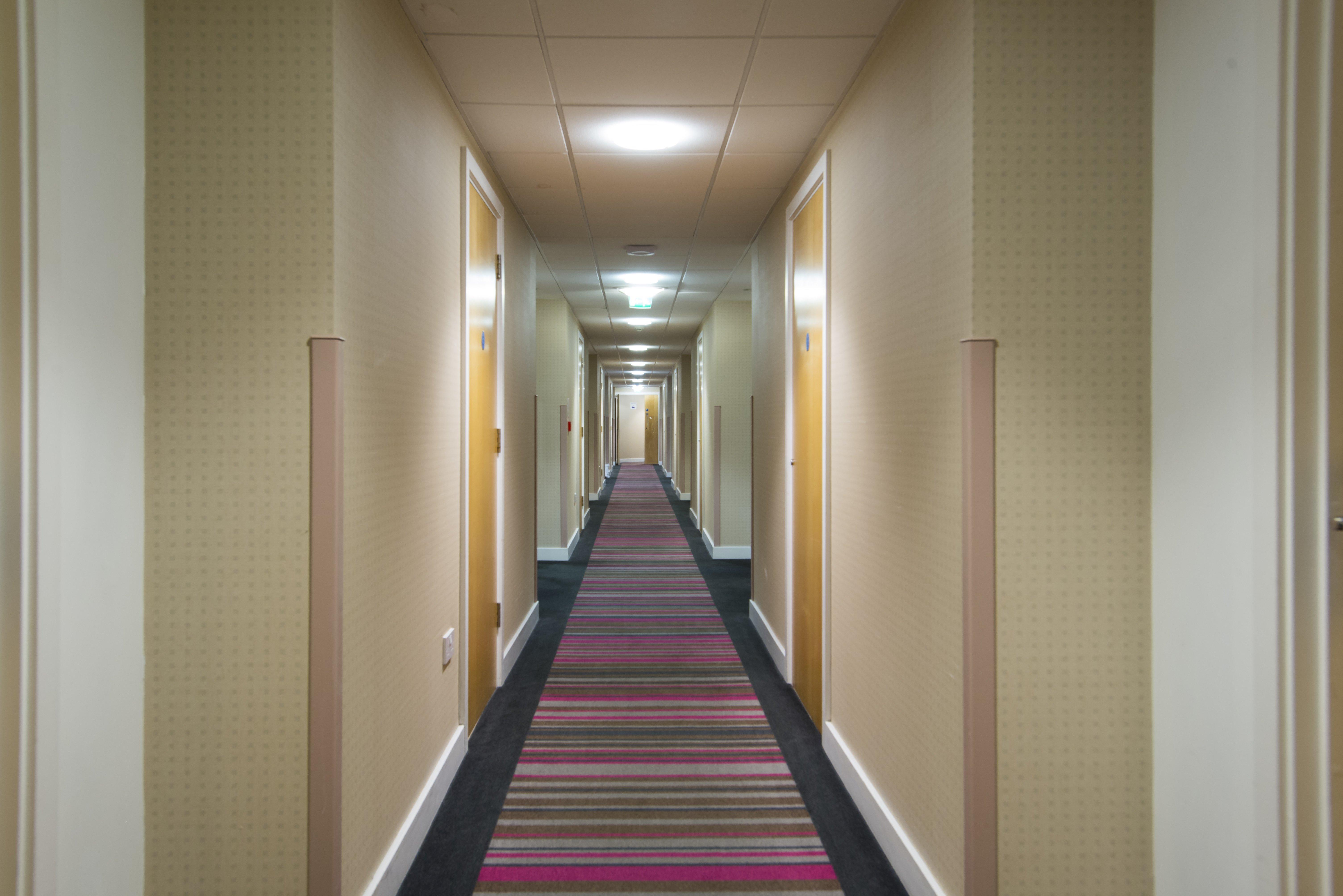 Holiday Inn Express London - Epsom Downs By Ihg Esterno foto