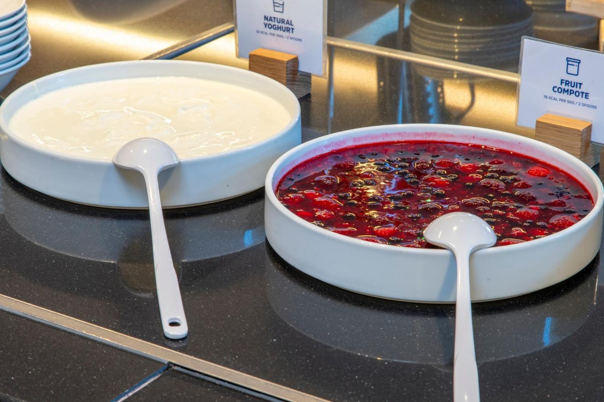 Holiday Inn Express London - Epsom Downs By Ihg Esterno foto